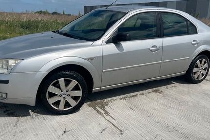 Ford Mondeo 230.236 km 700 € Broderstorf 18184