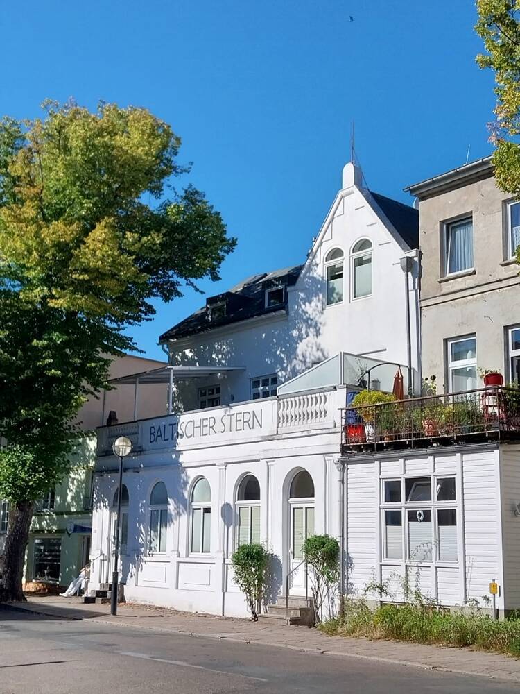 Maritimes Wohnen über den Dächern von Warnemünde - Dachgeschossjuwel mit Galerie *PROVISIONSFREI*