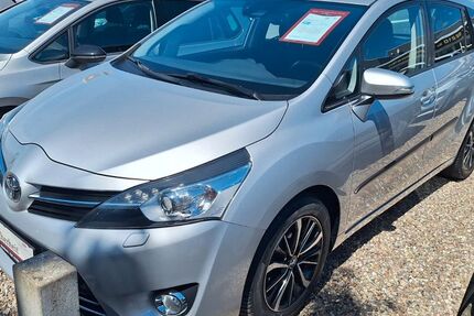 Toyota Verso 98.000 km 14.990 &euro; Rostock 18146
