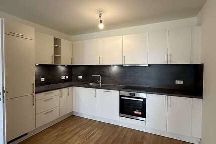 Wohnung zum Mieten in Rostock 1.399 € 113.92 m² 3 zimmer