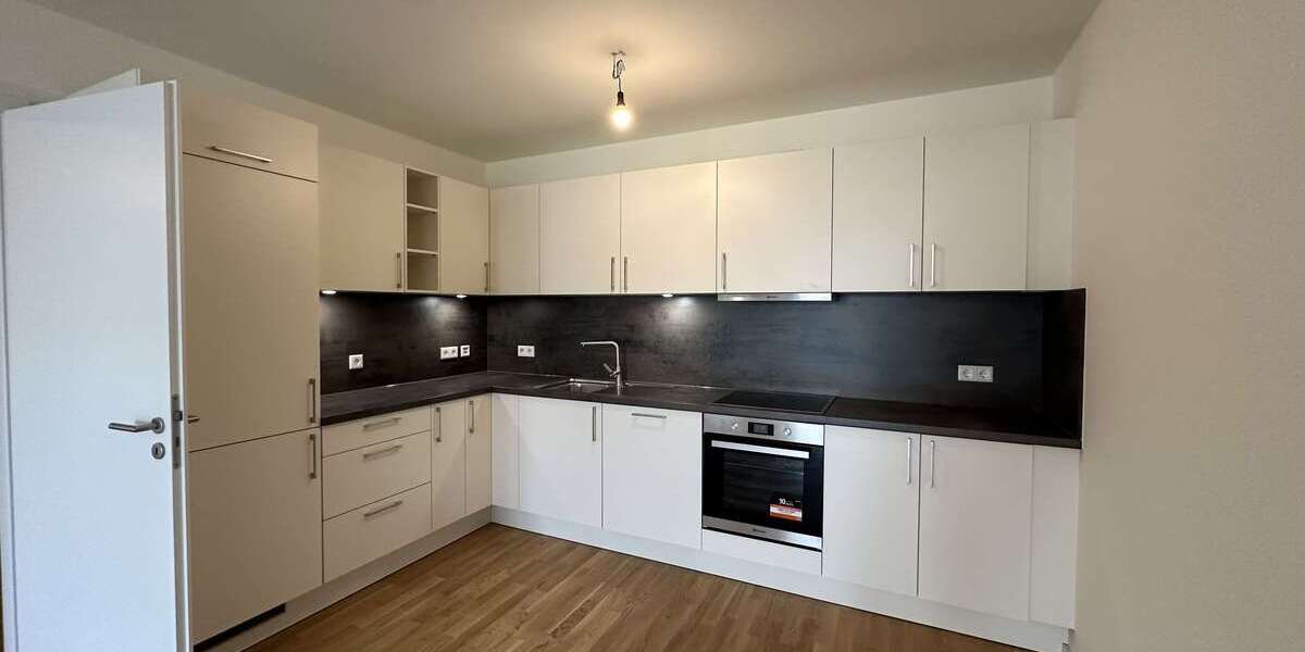 Wohnung zum Mieten in Rostock 1.399 € 113.92 m² 3 zimmer