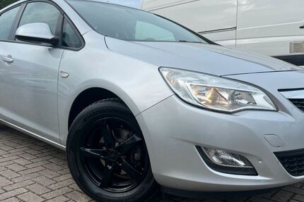 Opel Astra 71.000 km 6.499 € Rostock 18106