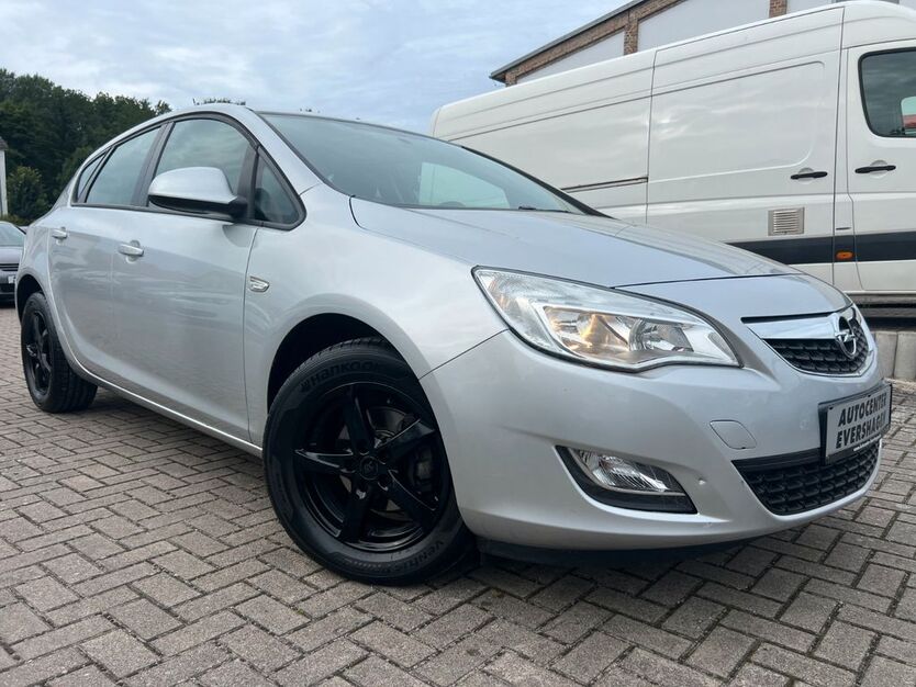 Opel Astra 71.000 km 6.499 € Rostock 18106
