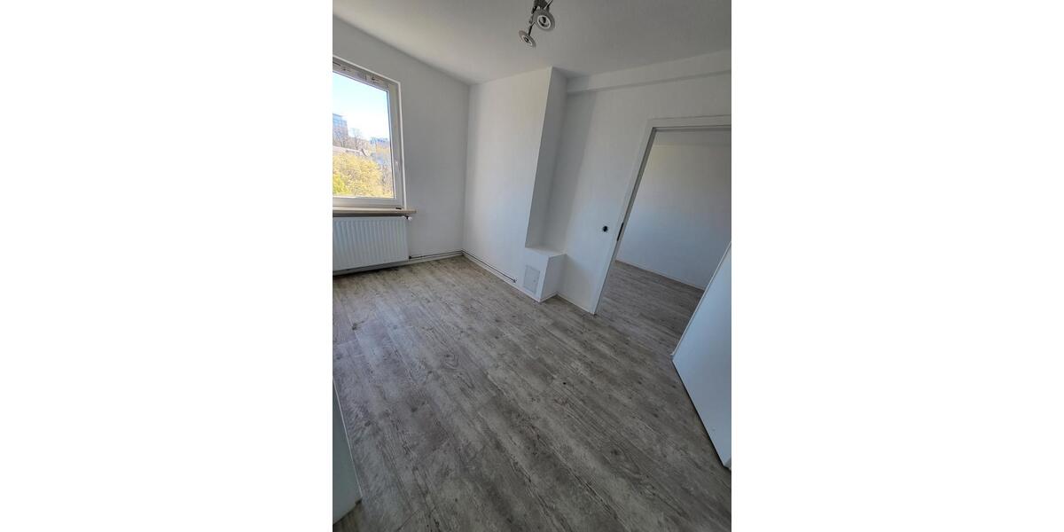 Dachgeschoßwohnung Rostock Hansaviertel - 2 Zimmer, 41 m&sup2;, 450&euro; | Angebot:26635656