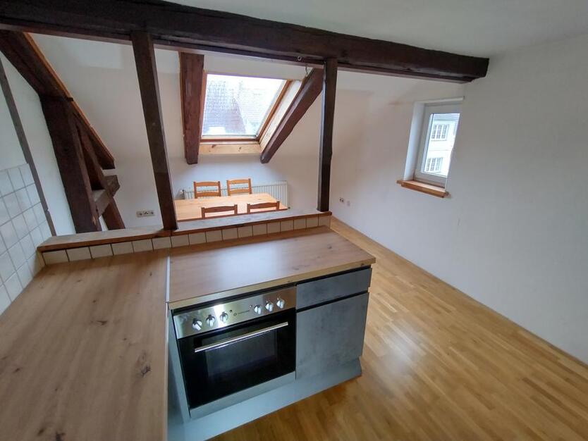 Charmante 3,5-Zimmer-Dachgeschoßwohnung mit Einbauküche
