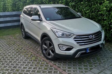 Hyundai Grand Santa Fe 155.000 km 11.999 &euro; Rostock 18147