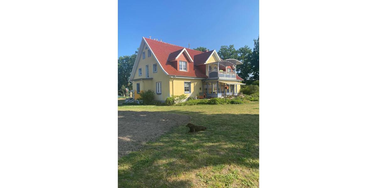 Etagenwohnung Bützow - 4 Zimmer, 100 m&sup2;, 1.300&euro; | Angebot:25961025