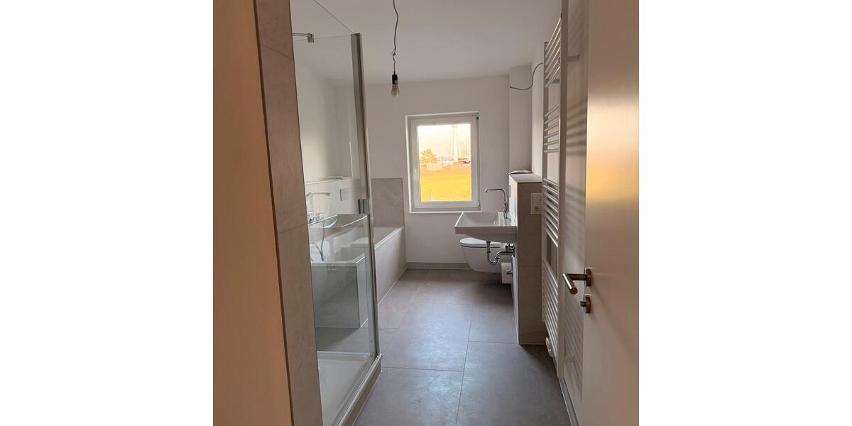 Etagenwohnung Rostock Groß-Klein - 3 Zimmer, 83 m&sup2;, 1.200&euro; | Angebot:25319262