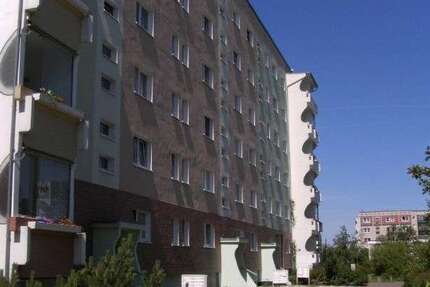 Wohnung zum Mieten in Rostock 322 € 51.12 m²