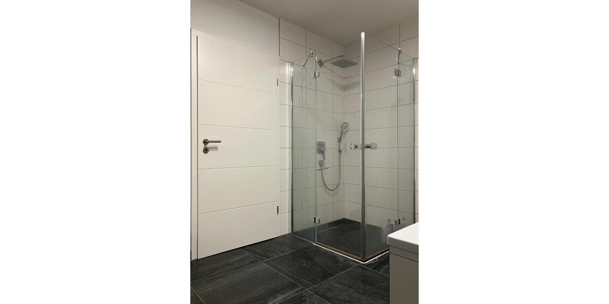 Etagenwohnung Rostock Hansaviertel - 4 Zimmer, 154 m&sup2;, 2.000&euro; | Angebot:23620104