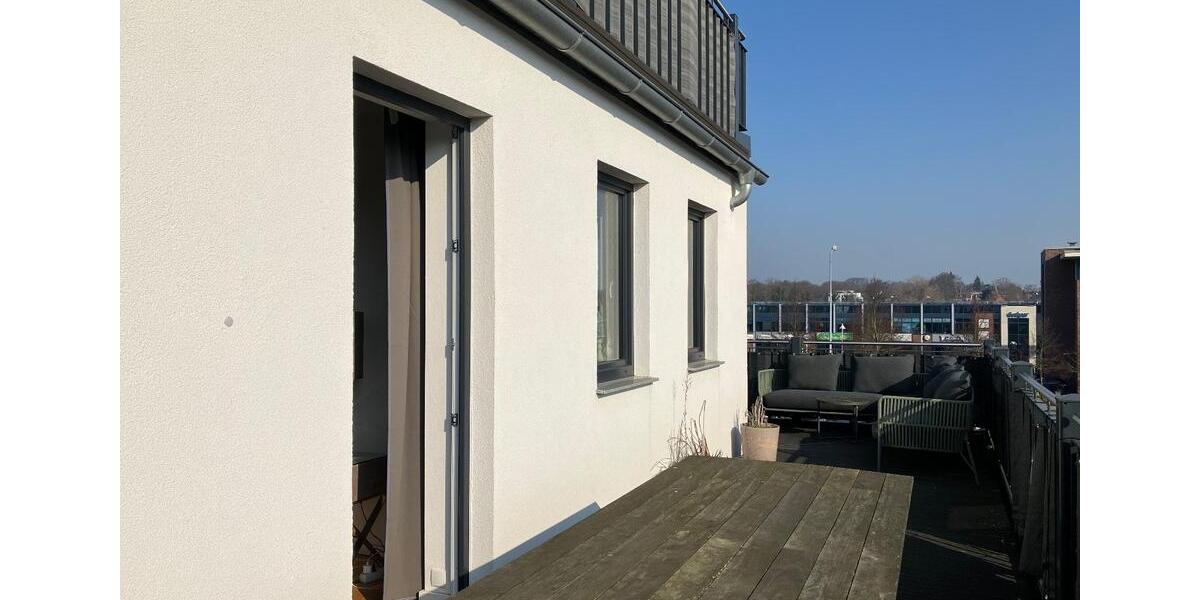 Etagenwohnung Rostock Hansaviertel - 4 Zimmer, 154 m&sup2;, 2.000&euro; | Angebot:23620104