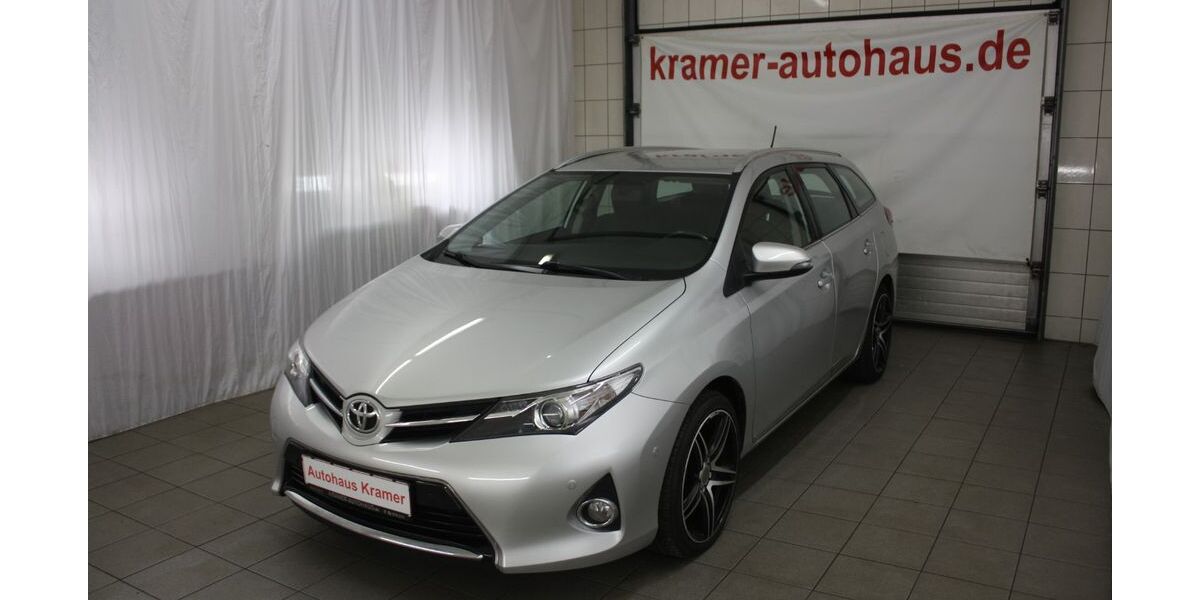 Toyota Auris 60.000 km 15.900 &euro; Rostock 18069