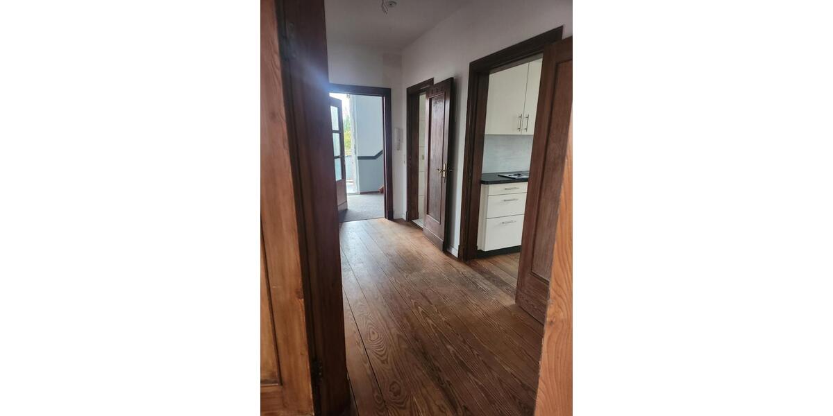 Schöne 3-Raum-Wohnung, Altbau, Bützow, Stellplatz, Gemeinschaftsbalkon 3 zimmer