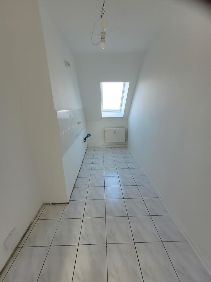 KLEIN-FEIN-MEIN: Duschbad m. Fenster, Laminat, frisch renoviert, dicht bei HRO zimmer