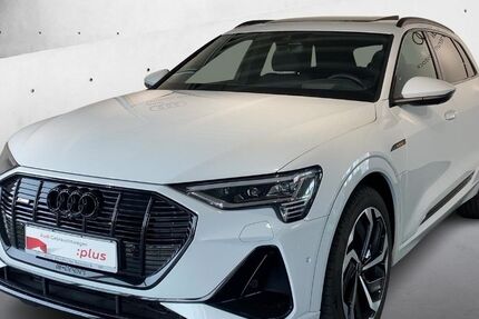 Audi e-tron 44.385 km 52.890 &euro; Rostock 18059