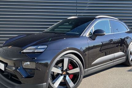 Porsche Macan 3.990 km 107.750 € Papendorf 18059