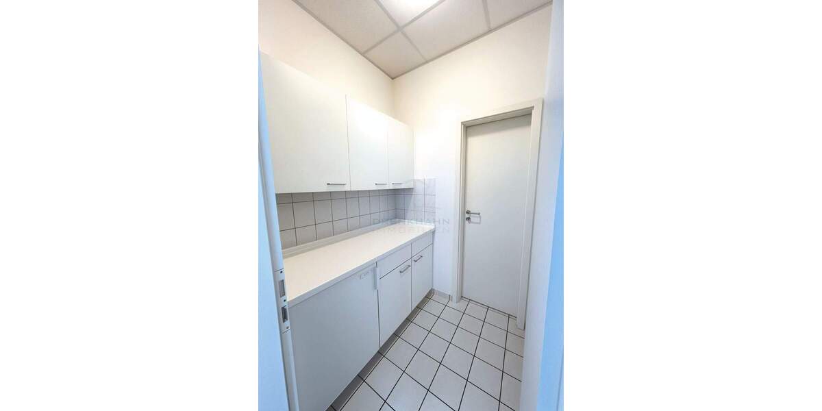 Gewerbeobjekt Rostock Kröpeliner Tor-Vorstadt - 3 Zimmer, 82 m&sup2;, 1.031&euro; | Angebot:25797039