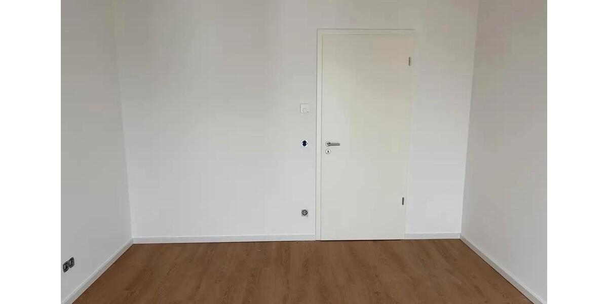 Etagenwohnung Rostock Groß-Klein - 4 Zimmer, 101 m&sup2;, 1.800&euro; | Angebot:26536601