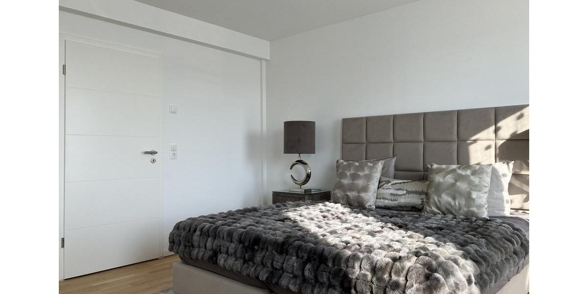 Etagenwohnung Rostock Hansaviertel - 4 Zimmer, 154 m&sup2;, 2.000&euro; | Angebot:23620104