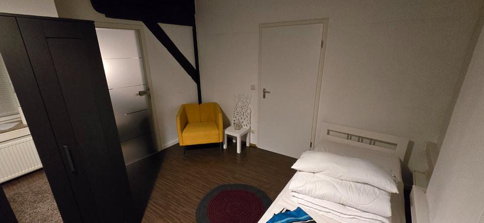 Etagenwohnung Rostock Gehlsdorf - 6 Zimmer, 67 m&sup2;, 27&euro; | Angebot:24562797