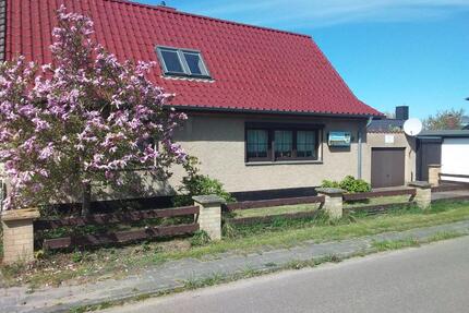 Haus mit Nebengelass + Grundstück