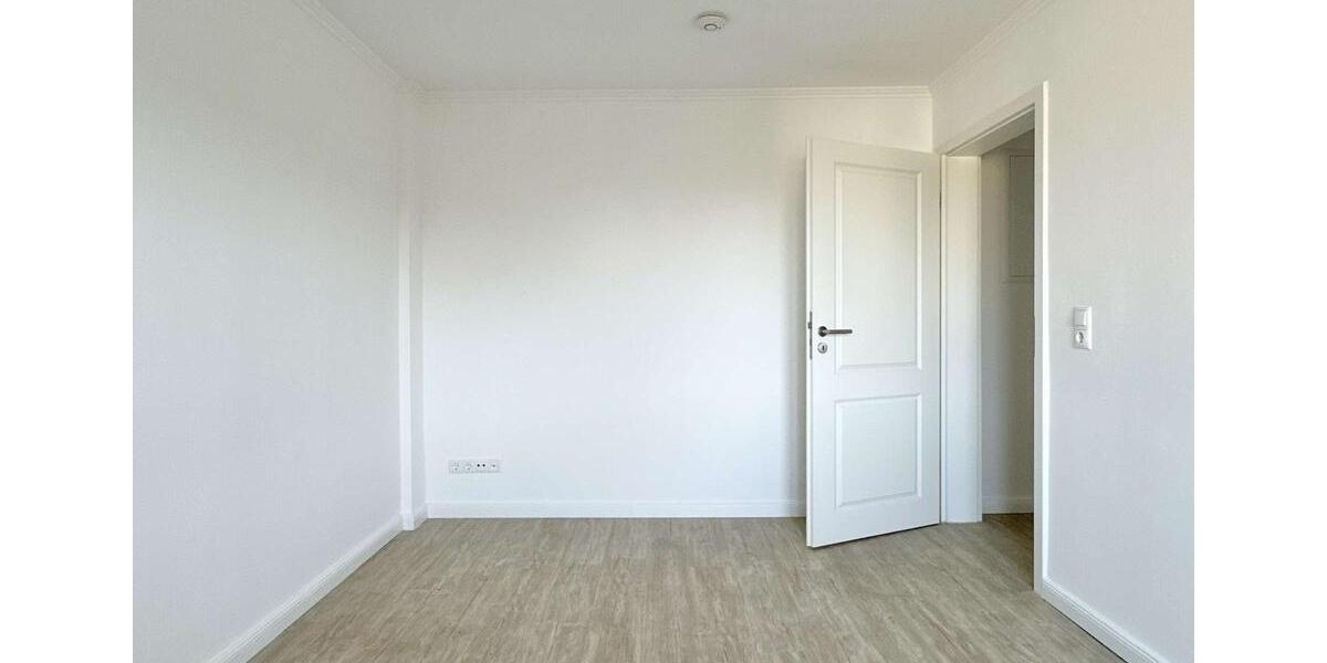 Dachgeschoßwohnung Rostock Hansaviertel - 3 Zimmer, 56 m&sup2;, 1.140&euro; | Angebot:24754744
