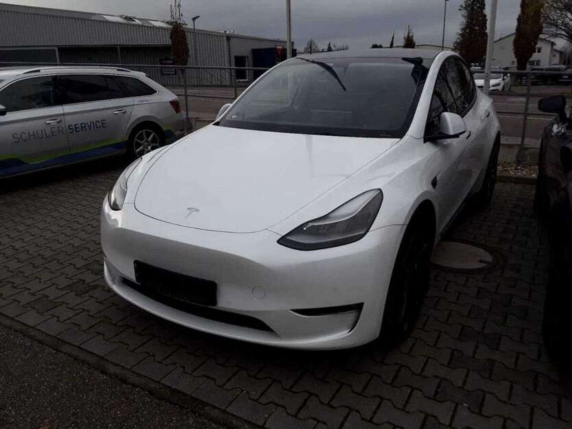 Tesla Model Y 70.423 km 37.790 € Mönchhagen 18182