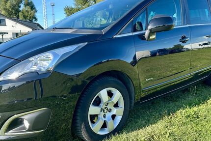 Peugeot 5008 174.562 km 6.300 &euro; Rostock 18147