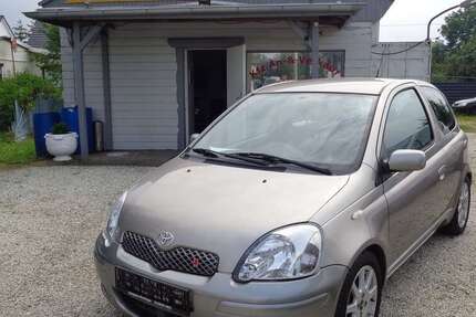 Toyota Yaris 118.000 km 2.999 &euro; Mönchhagen 18182