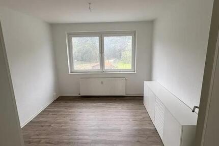 Frisch Sanierte und helle 3-Zimmer Wohnung im 1. OG in Gnewitz 3 zimmer