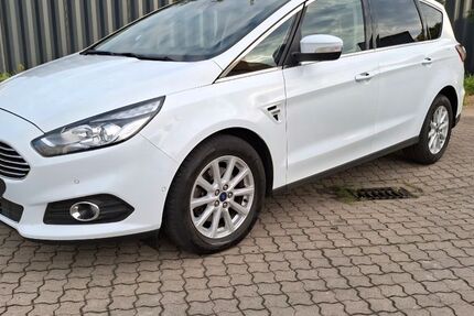 Ford S-Max 48.000 km 16.299 € Rostock 18146