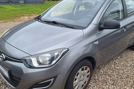 Hyundai i20 84.000 km 5.490 &euro; Rostock 18146
