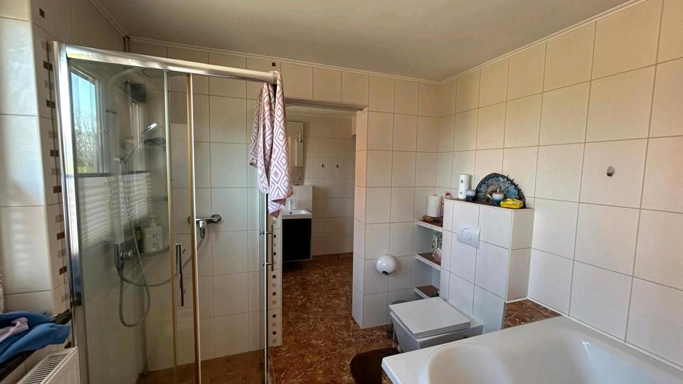 Einfamilienhaus Bützow - 7 Zimmer, 220 m&sup2;, 385.000&euro; | Angebot:26170971