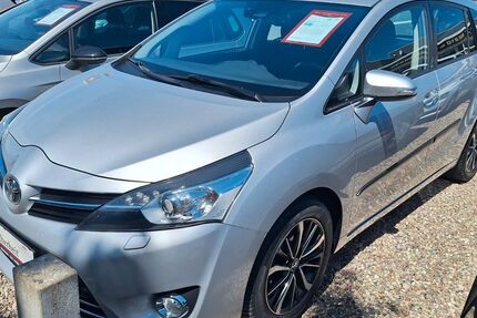 Toyota Verso 98.000 km 14.990 &euro; Rostock 18146