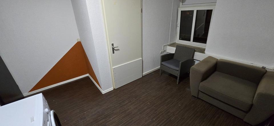 Erdgeschoßwohnung Rostock - 6 Zimmer, 150 m&sup2;, 150&euro; | Angebot:25806565