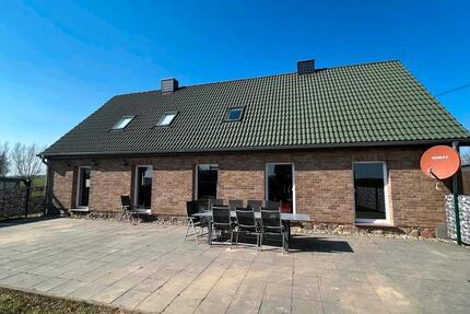 Haus Bützow - 7 Zimmer, 220 m&sup2;, 385.000&euro; | Angebot:26098165