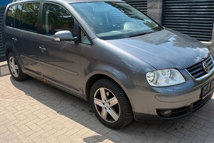 VW Touran 178.332 km 950 &euro; Bad Doberan 18209