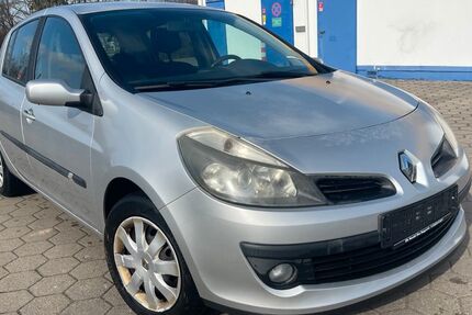 Renault Clio 130.668 km 3.500 € Broderstorf 18184