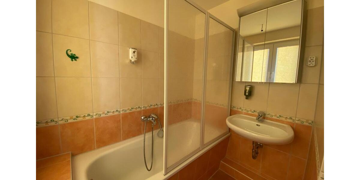 Etagenwohnung Rostock - 5 Zimmer, 160 m&sup2;, 2.360&euro; | Angebot:26268964