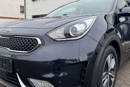 Kia Niro 72.122 km 15.450 &euro; Bad Doberan 18209