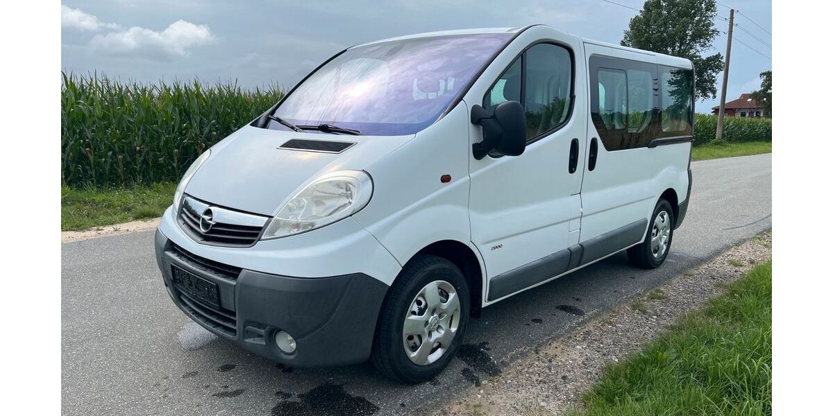 Opel Vivaro 182.500 km 8.950 &euro; Kühlungsborn 18225