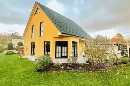 Haus zum Kaufen in Elmenhorst 699.000 € 138 m² 5 zimmer