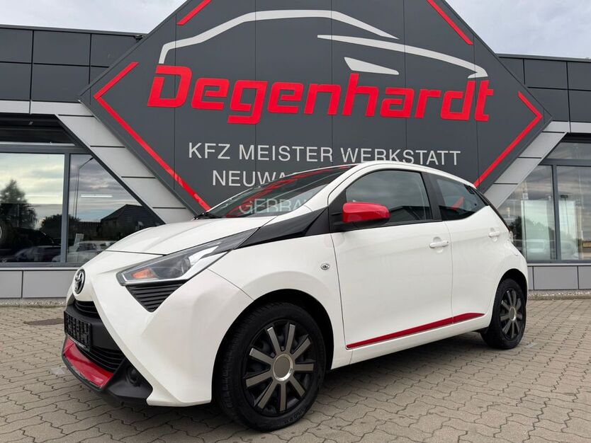 Toyota Aygo (X) 69.588 km 9.990 € Mönchhagen 18182