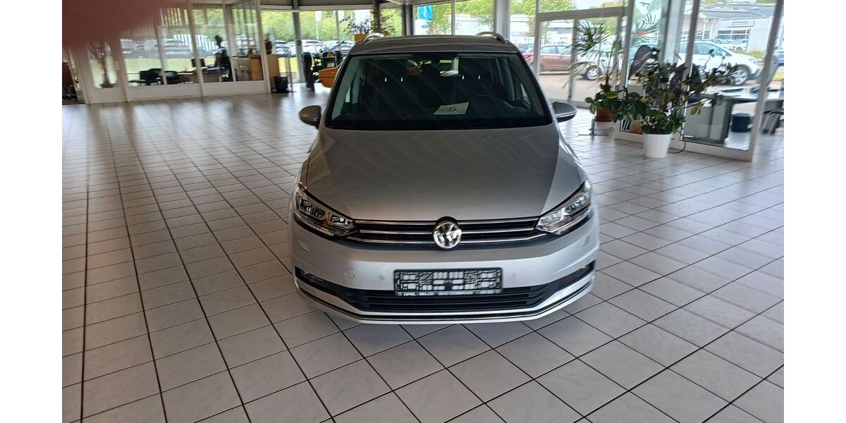 VW Touran 121.398 km 20.599 &euro; Bad Doberan 18209
