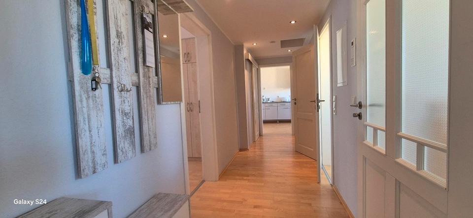 Etagenwohnung Rostock Hohe Düne - 4 Zimmer, 110 m&sup2;, 2.200&euro; | Angebot:25995094