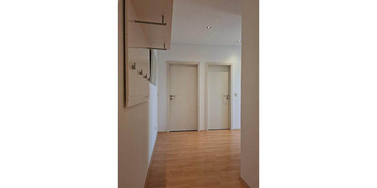 Dachgeschoßwohnung Rostock Hansaviertel - 3 Zimmer, 73 m&sup2;, 800&euro; | Angebot:26278044