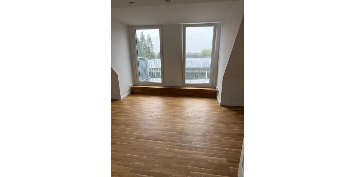 Dachgeschoßwohnung Laage - 3 Zimmer, 80 m&sup2;, 800&euro; | Angebot:23597706