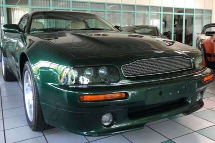 Aston Martin V8