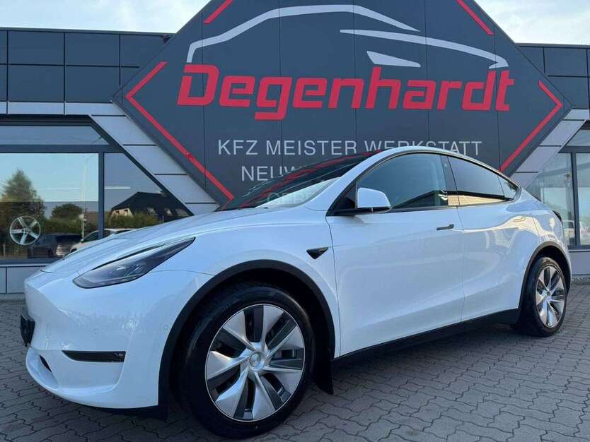 Tesla Model Y 61.447 km 33.900 € Mönchhagen 18182