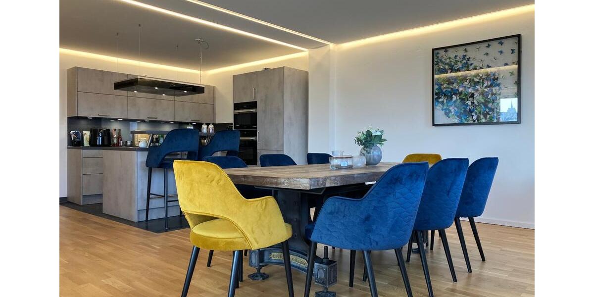 Exklusive 4-Zimmer-Wohnung | ca. 153 m² Wfl. | Balkon | hochwertige EBK | Aufzug | Stellplatz 4 zimmer